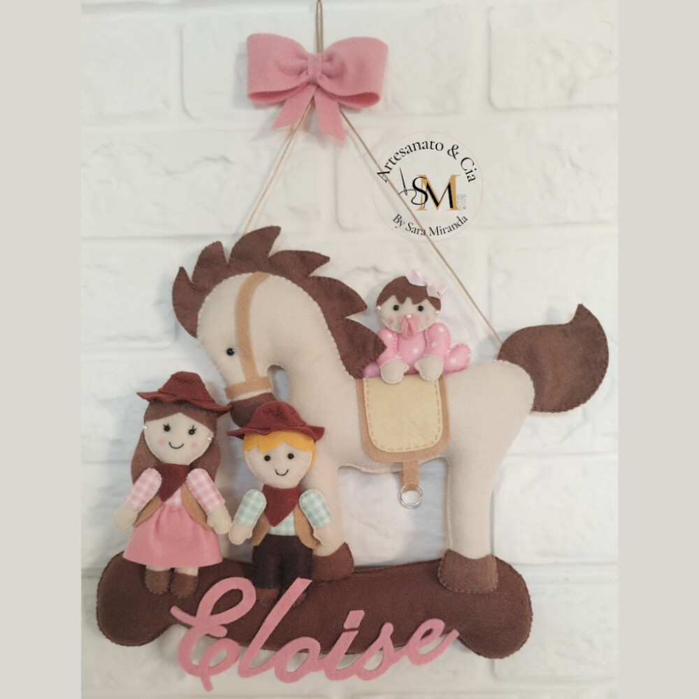 Enfeite de Porta Cavalo e bebê em Feltro