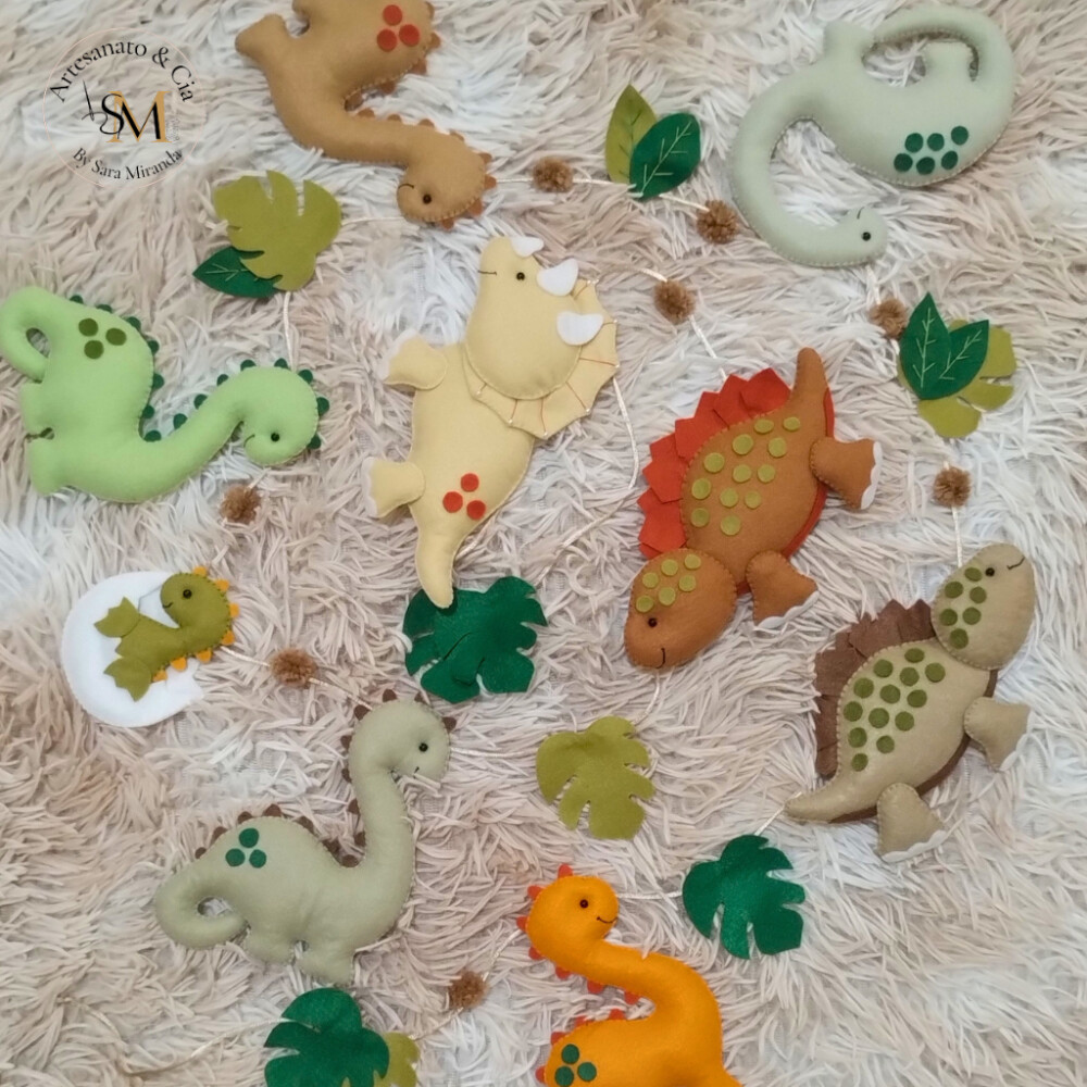 Varal de Dinossauros em Feltro