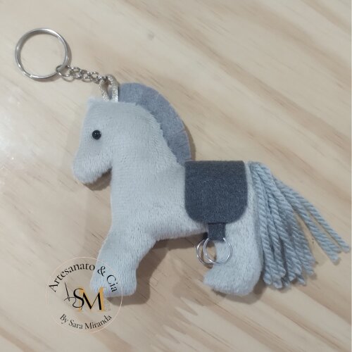 Chaveiro Cavalo em Pelúcia
