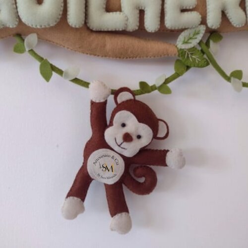 Enfeite de Porta do Macaco em Feltro