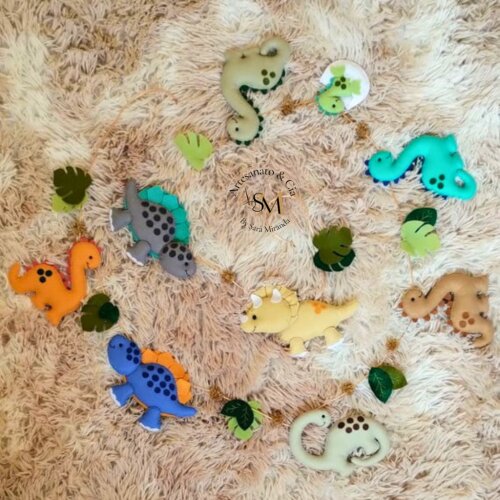 Varal de Dinossauros em Feltro