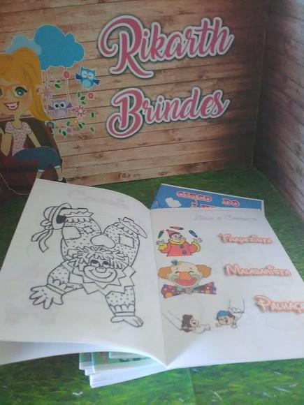 Livro Colorir Circo Menina
