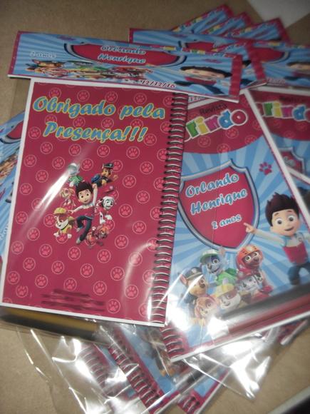 Livro de Colorir com 2 Giz Cera