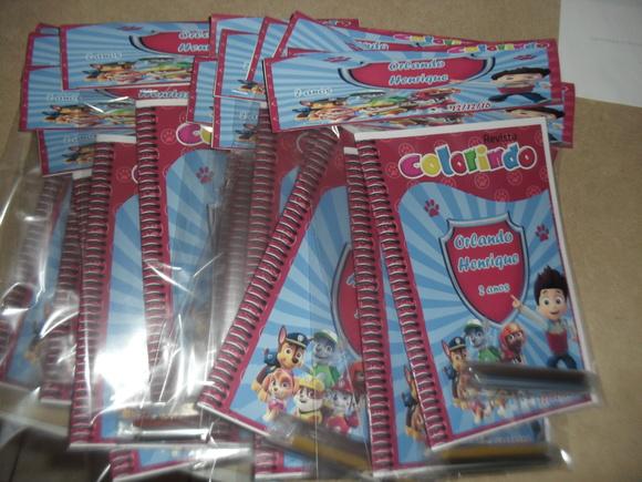 Livro de Colorir com 2 Giz Cera