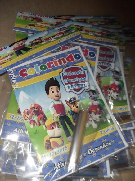 Livro de Colorir com 2 Giz Cera