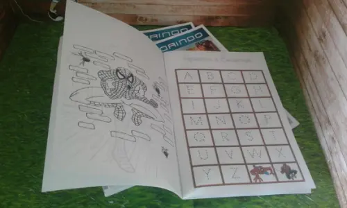 Livro Colorir Homem Aranha