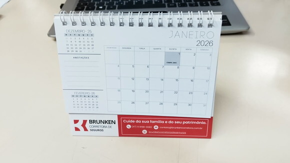 Calendário de Mesa 70 un com Base Personalizada 2026