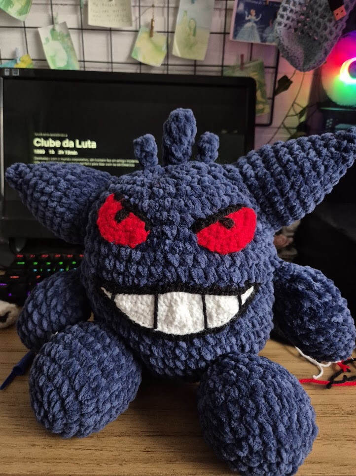 Pelúcia Gengar Artesanal em Amigurumi