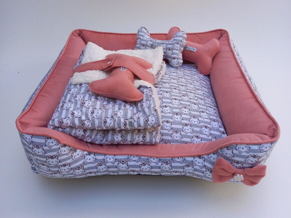 Cama para Pets Quadrada 60x60 e Edredon Cherpa 70x50