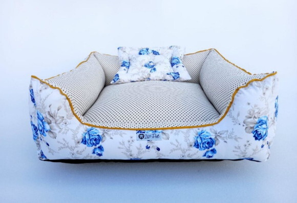 Cama para Pets quadrada Floral com Poá 50x50