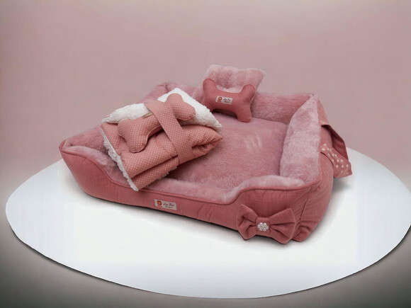 Cama para Pets Quadrada Pelucia 60x60 e Edredon Cherpa 70x50