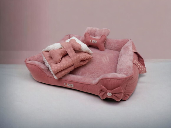 Cama para Pets Quadrada Pelucia 60x60 e Edredon Cherpa 70x50