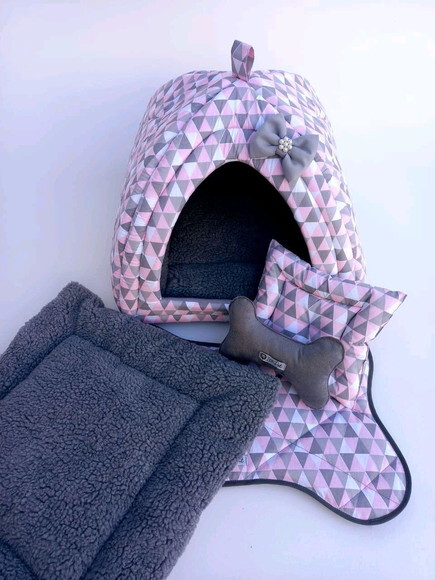 Casinha Iglu para Pets Triangle e pelúcia 50x50 com 5 peças