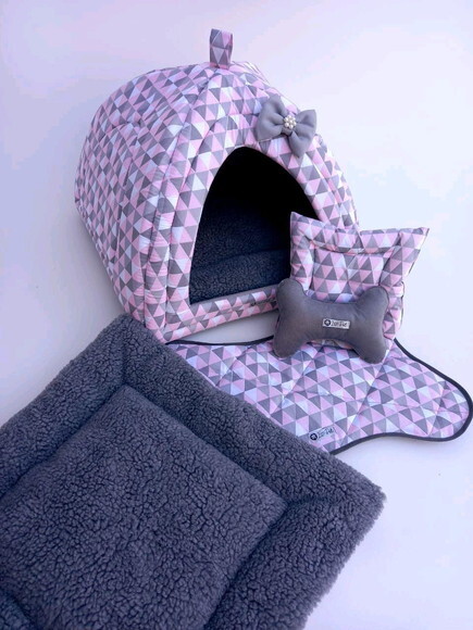 Casinha Iglu para Pets Triangle e pelúcia 70x70 com 5 peças