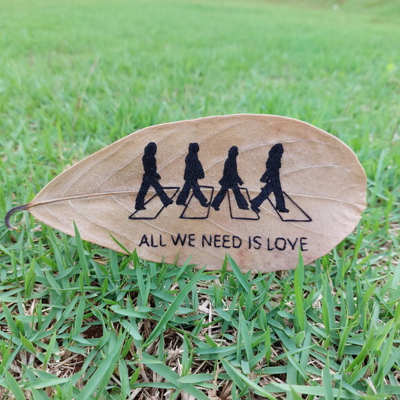 Folha Musical - All We Need Is Love
