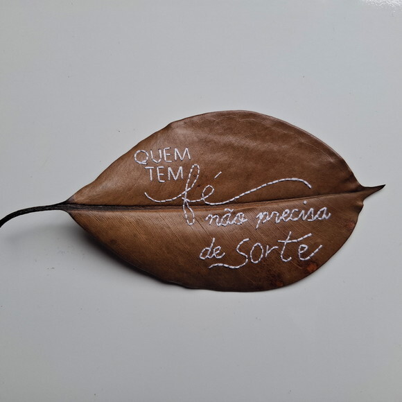 Frase - Quem Tem Fé