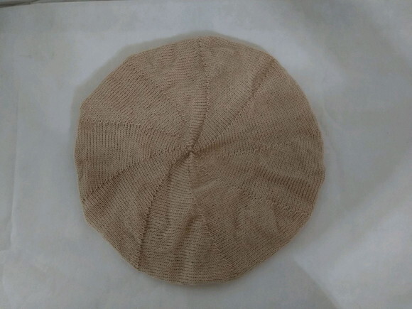Boina em tricô à máquina M