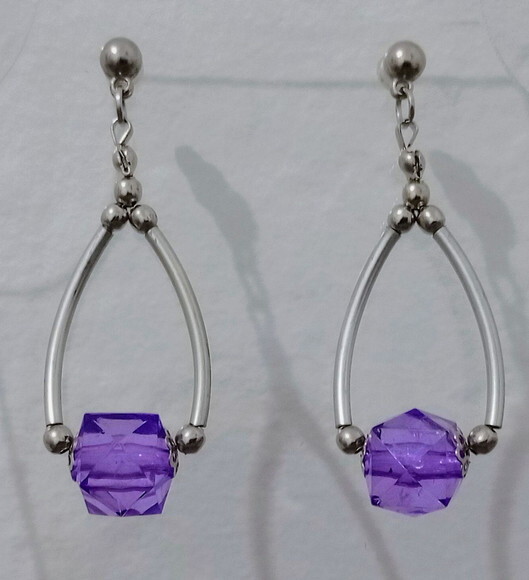 Brinco Acrílico Quadrado Roxo