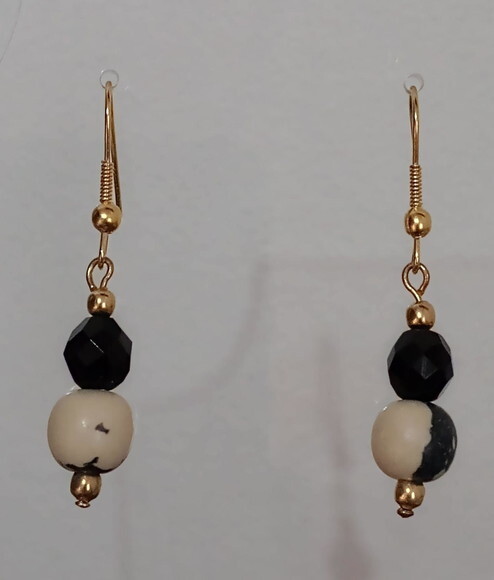 Brinco Cristais e Pedra Sabão Preto e Branco