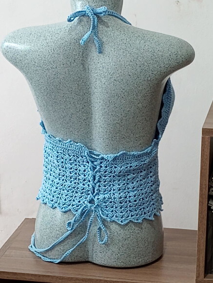 Cropped Azul em Crochê