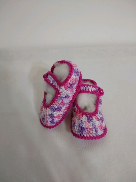 Sapatilha de bebê em crochê