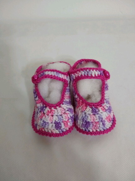 Sapatilha de bebê em crochê