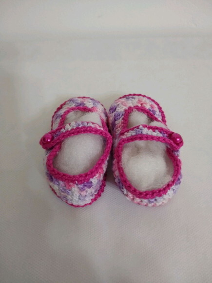 Sapatilha de bebê em crochê