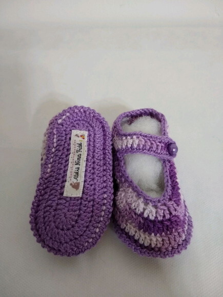 Sapatilha de bebê em crochê