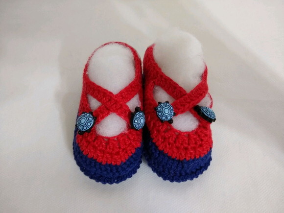 Sapatilha de bebê em crochê