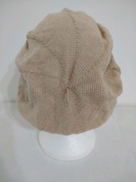 Boina em tricô à máquina M