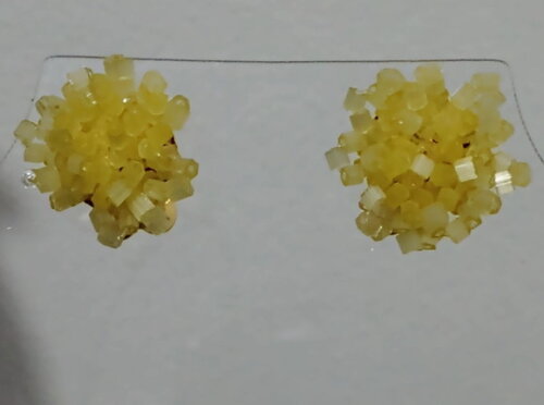 Brinco Peneira Vidrilhos Amarelo Claro