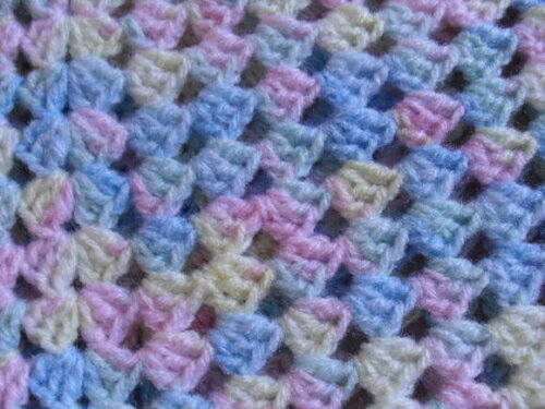Poncho infantil em crochê