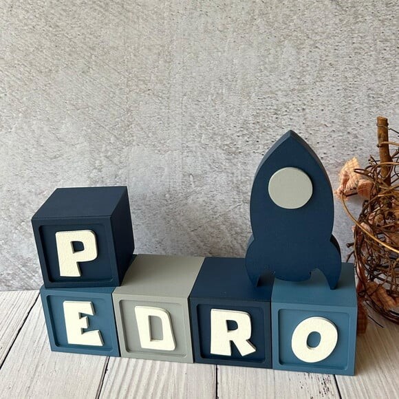 Astronauta- Cubos 6x6cm + Foguete Decoração Bebê