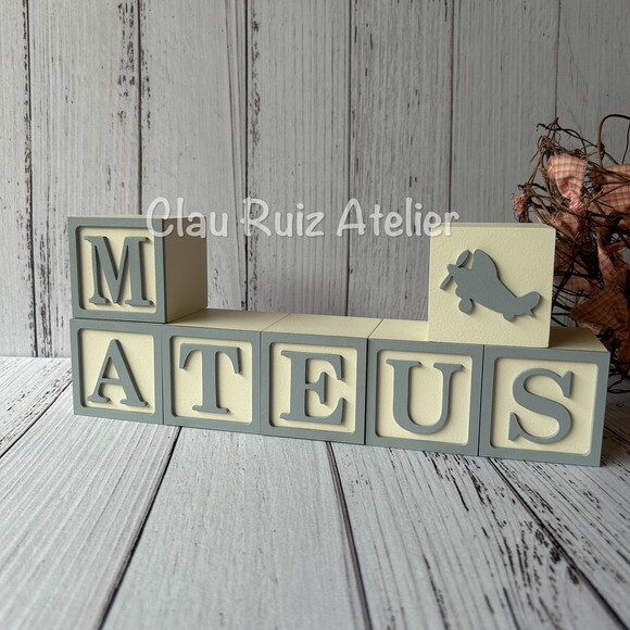 Aviãozinho -  Cubos 6x6cm com nome para quarto de Bebê