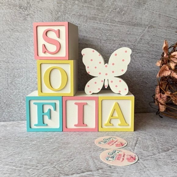 Borboletinha + Cubos 6x6cm Decoração Bebê