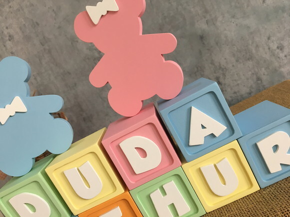 CANDY COLORS - CHÁ DE REVELAÇÃO Cubos 6x6cm + URSO