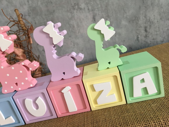 CANDY COLORS - Cubos 6x6cm + Trio de Girafas Laço