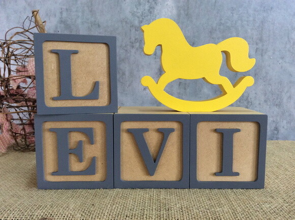 Cubos com Nome 8x8cm + Cavalinho