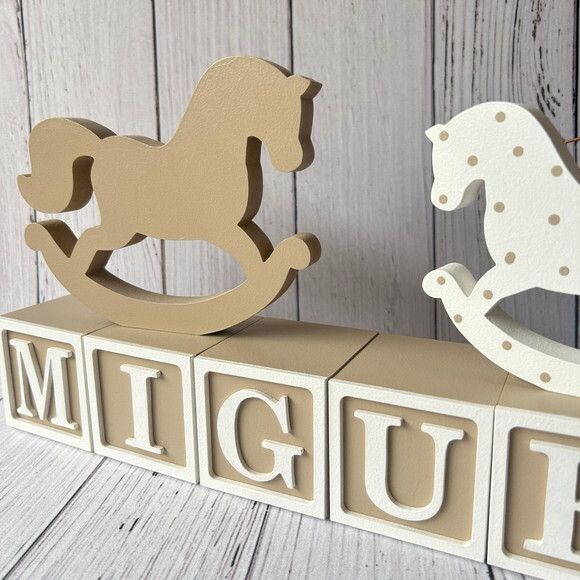 Decoração Bebê - Cubos 6x6cm + Cavalinho de Balaço