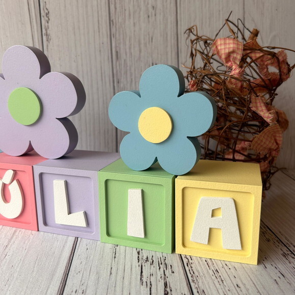 Decoração Bebê - Cubos 6x6cm Candy Ts + Dupla de Flor