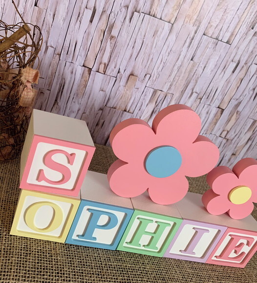 Decoração Bebê - Cubos 6x6cm Candy Ts + Dupla de Flor
