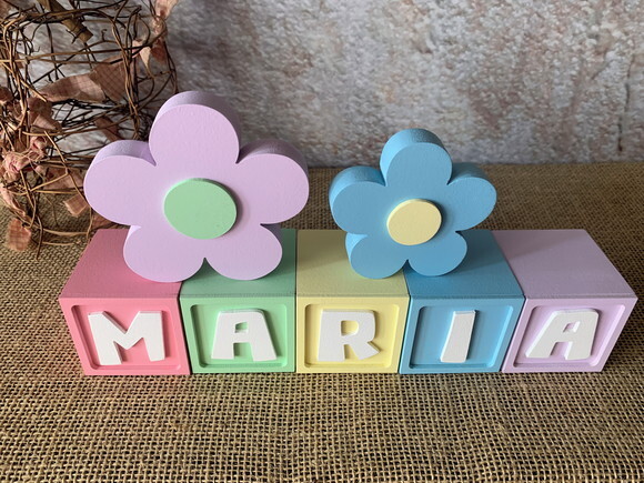 Decoração Bebê - Cubos 6x6cm Candy Ts + Dupla de Flor