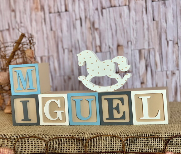 Decoração Bebê - Cubos 6x6cm Ts + Cavalinho de Balanço