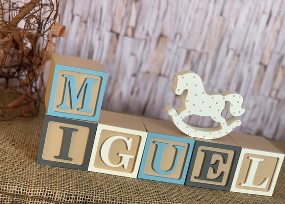 Decoração Bebê - Cubos 6x6cm Ts + Cavalinho de Balanço