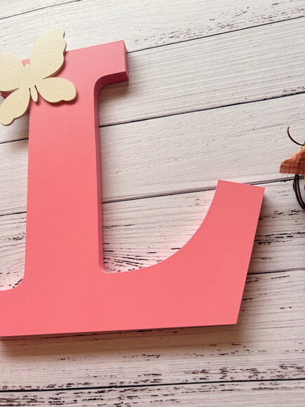 Iniciais em Mdf-30cm com Borboleta Aplique - Decoração Bebê