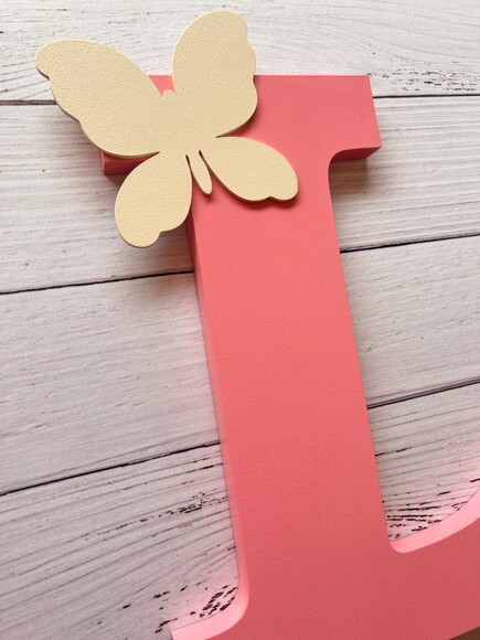 Iniciais em Mdf-30cm com Borboleta Aplique - Decoração Bebê