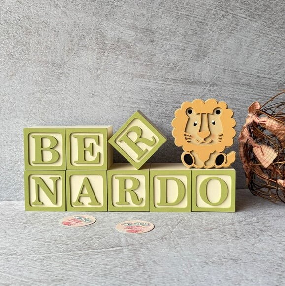Kit Safari Cubos Personalizados 6x6cm + Leão Decoração Bebê