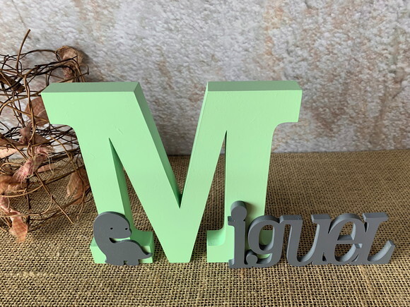 Letras de mdf -nomes 18cm Dinossauro