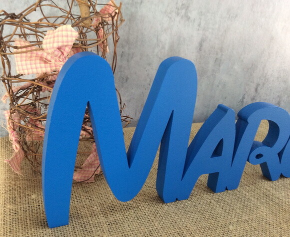 Nomes de mdf - Letra Disney - Mesa