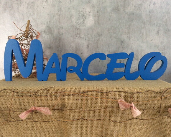 Nomes de mdf - Letra Disney - Mesa